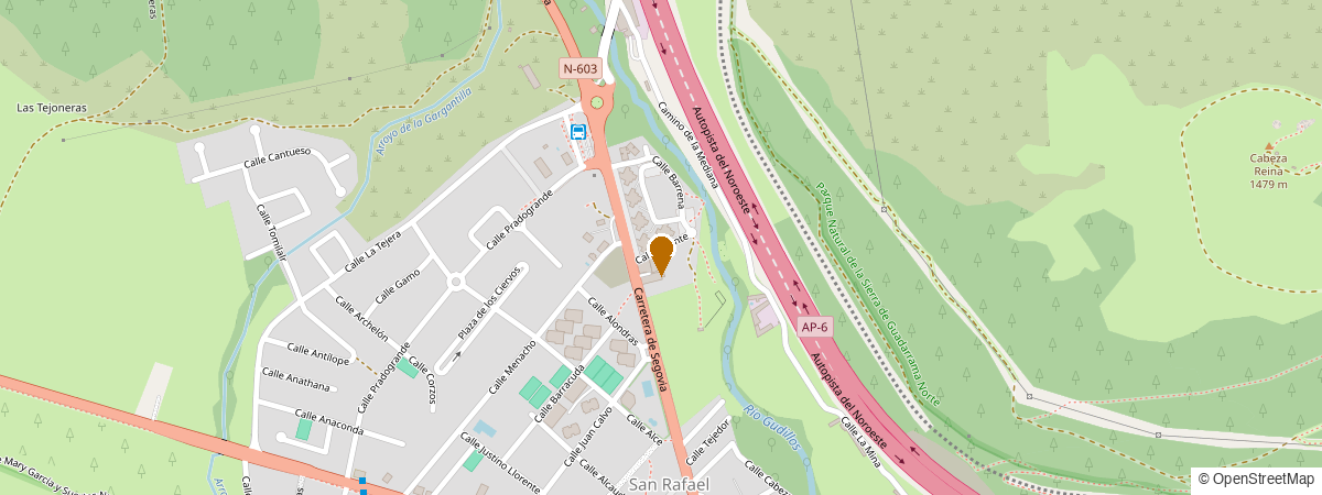 Mapa de Calle Puente, San Rafael (El Espinar, Segovia), donde está el taller. Cartografía de OpenStreetMap.